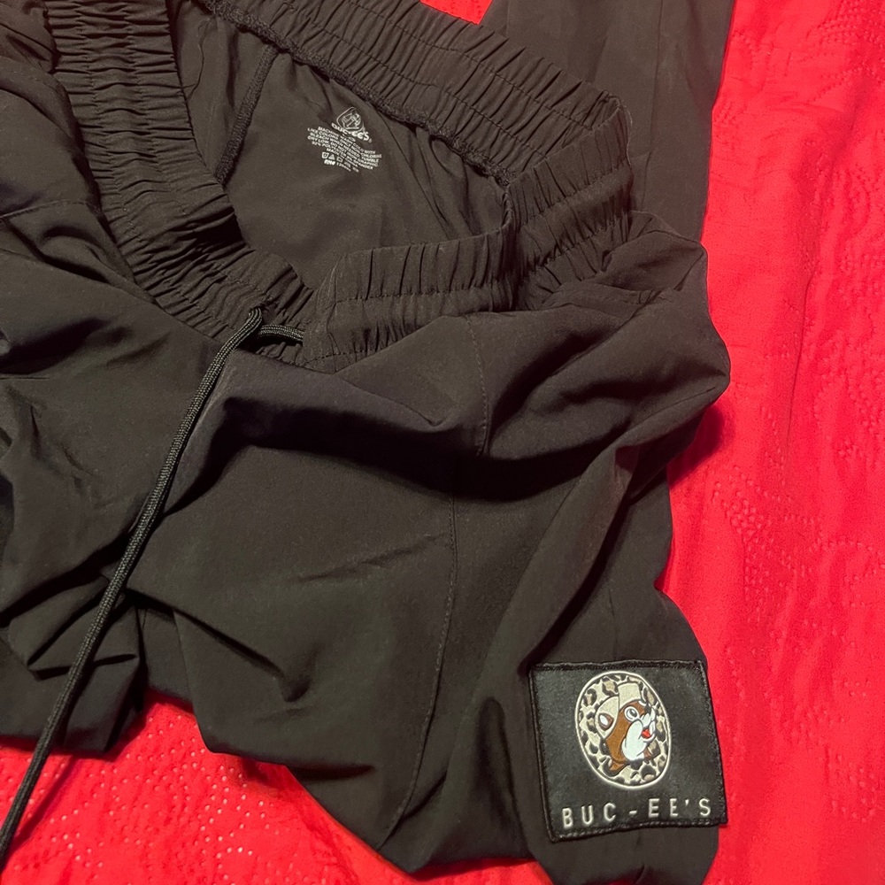 Buc-ee’s women’s windbreaker pants